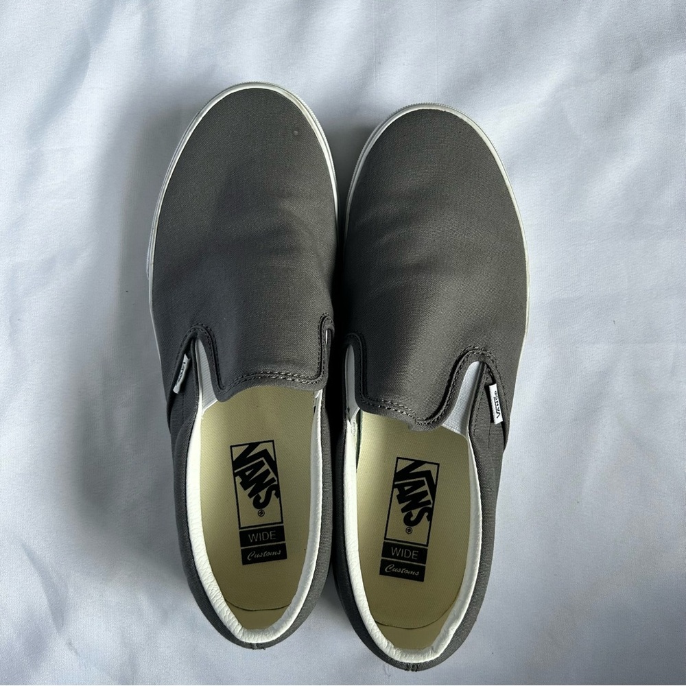 Used Vans Men’s Slip On in Grey